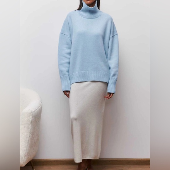 NWT - Commense - Cloudless Sky Turtleneck Oversized Sweater - Blue / L - Picture 4 of 6